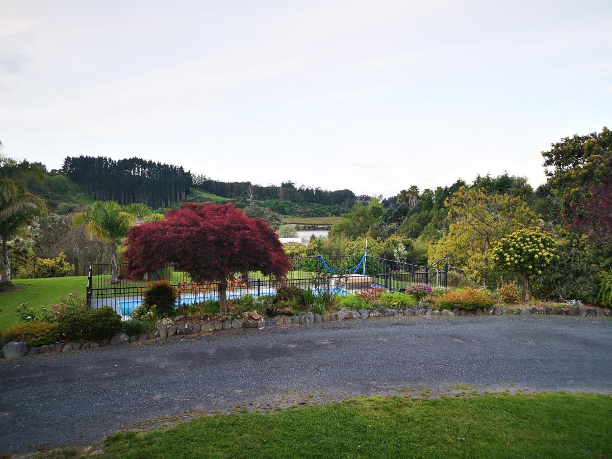 River Side Lodge Whakamarama Екстер'єр фото