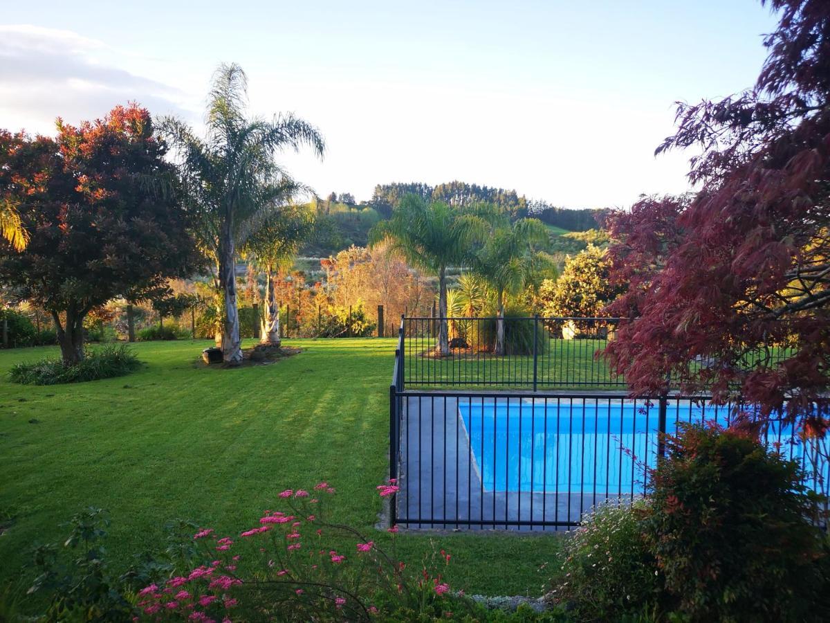 River Side Lodge Whakamarama Екстер'єр фото