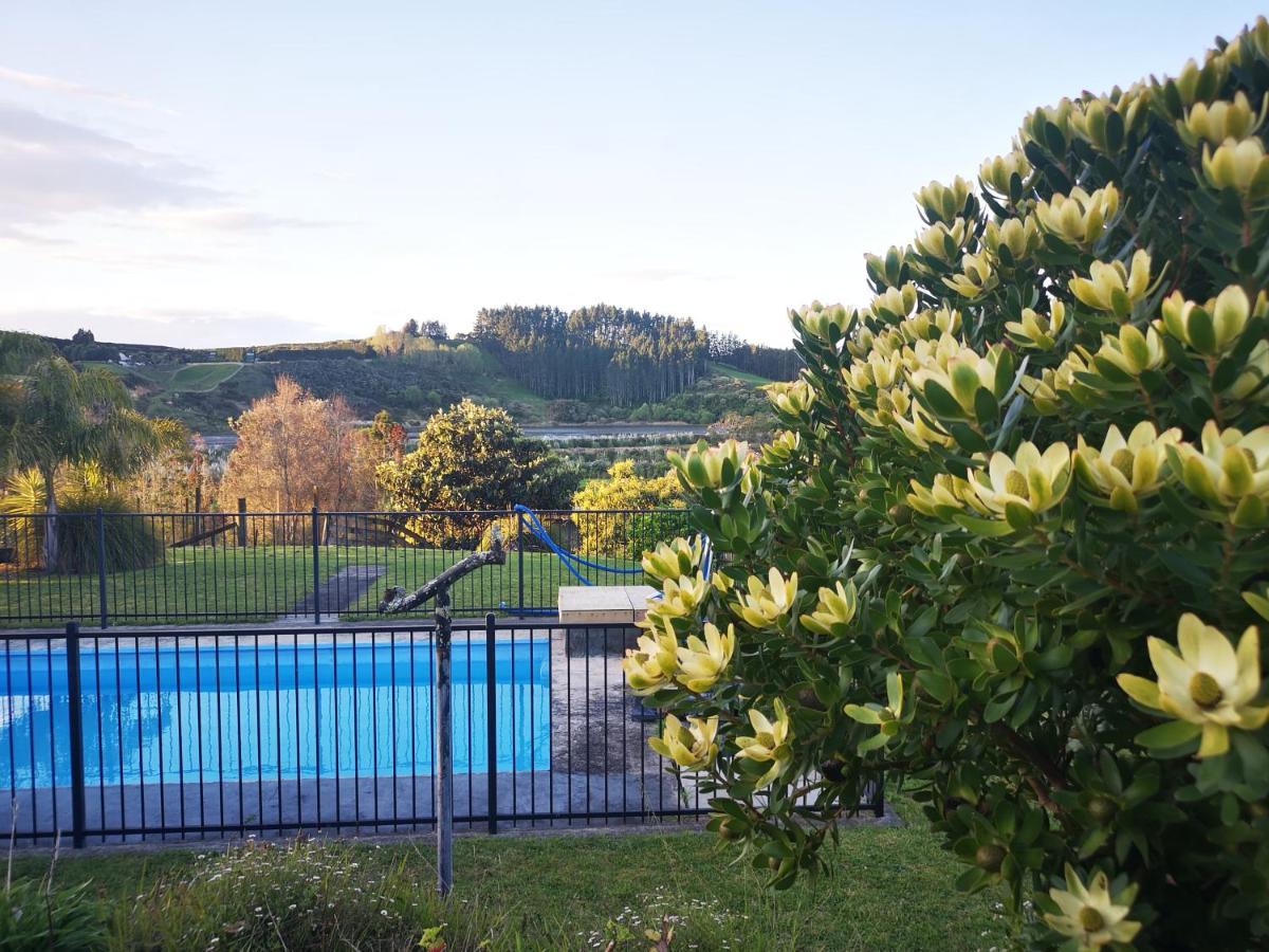 River Side Lodge Whakamarama Екстер'єр фото