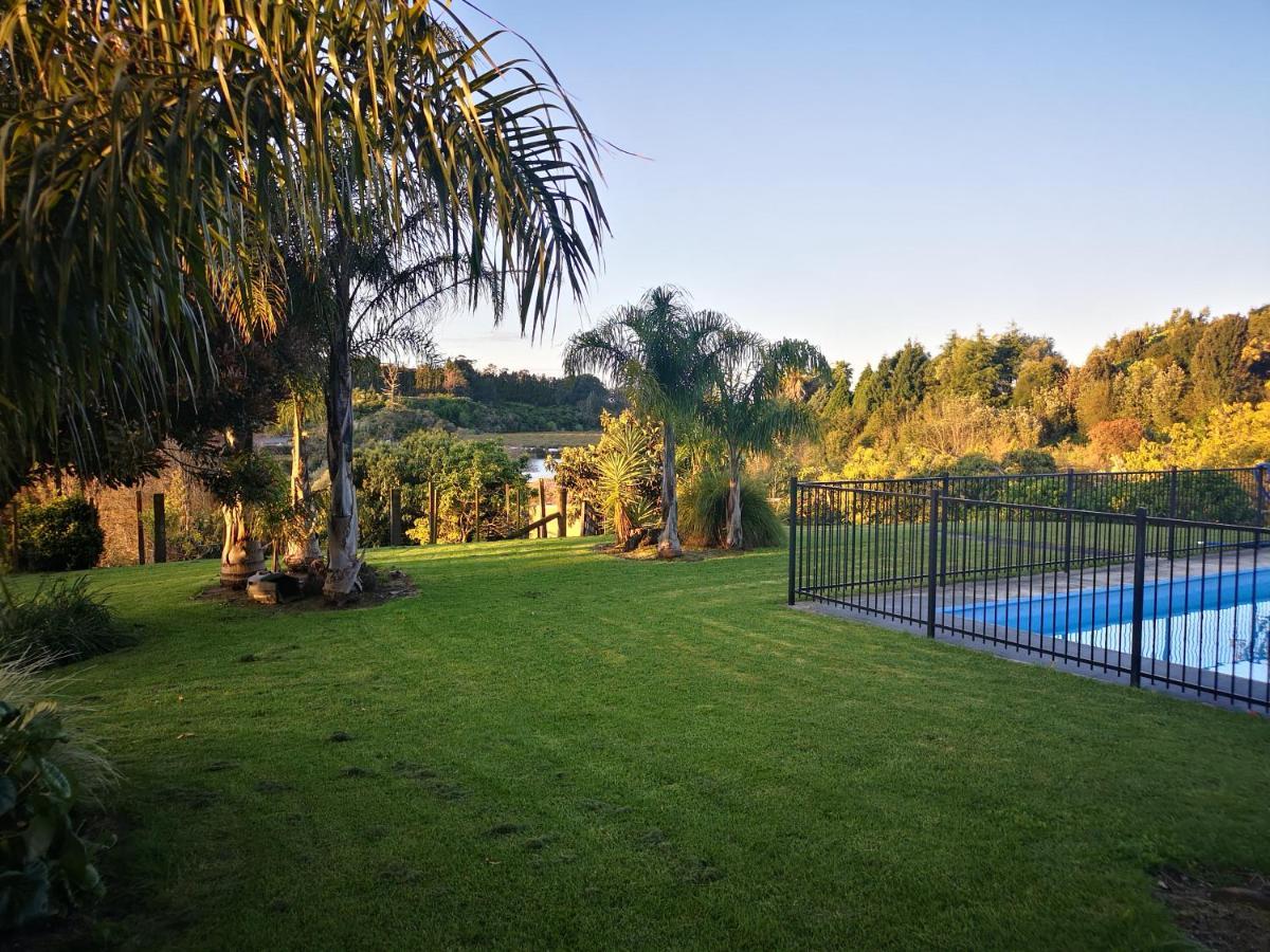 River Side Lodge Whakamarama Екстер'єр фото